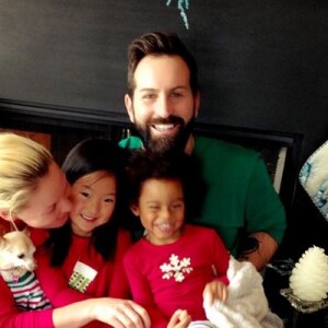 Katherine Heigl entourée de son mari et ses filles, le 25 décembre 2014