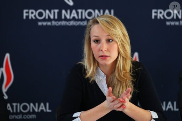 Marion Maréchal-Le Pen donne une conférence de presse à Haute-Goulaine, près de Nantes le 3 avril 2016. © Laetitia Notarianni / Bestimage