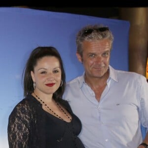 David Brécourt et sa compagne Alexandra Sarramona (enceinte) - Avant-première du film "Camping 3", de Fabien Onteniente, sur les Champs Elysées au cinéma Gaumont Marignan, à Paris, le 23 juin 2016. © Alain Guizard/Bestimage