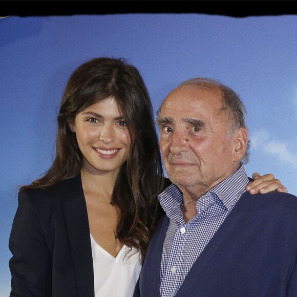 Claude Brasseur, Leslie Médina - Avant-première du film "Camping 3", de Fabien Onteniente, sur les Champs Elysées au cinéma Gaumont Marignan, à Paris, le 23 juin 2016. © Alain Guizard/Bestimage