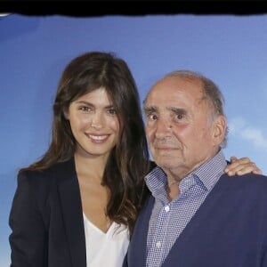 Claude Brasseur, Leslie Médina - Avant-première du film "Camping 3", de Fabien Onteniente, sur les Champs Elysées au cinéma Gaumont Marignan, à Paris, le 23 juin 2016. © Alain Guizard23/06/2016 - Paris