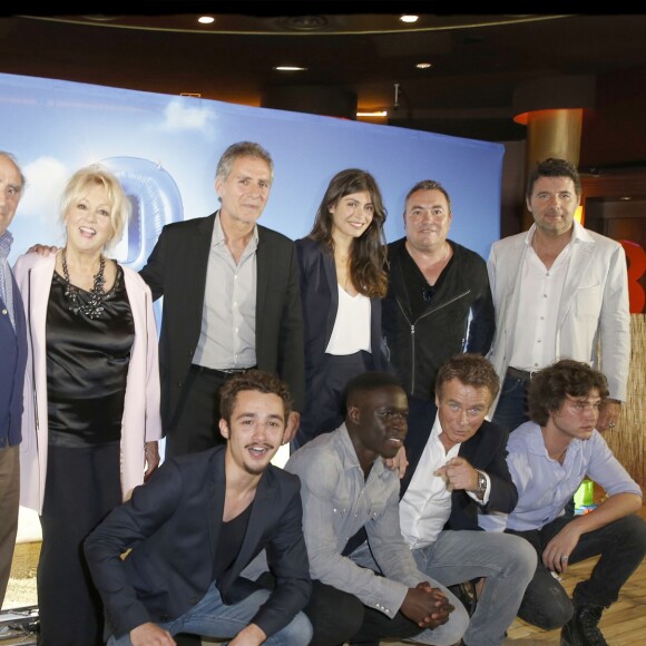 Claude Brasseur, Mylène Demongeot, Jules Ritmanic, Laurent Olmedo, Cyril Mendy, Leslie Médina, Fabien Onteniente, Franck Dubosc, Philippe Lellouche, Louka Meliava - Avant-première du film "Camping 3", de Fabien Onteniente, sur les Champs Elysées au cinéma Gaumont Marignan, à Paris, le 23 juin 2016. © Alain Guizard23/06/2016 - Paris