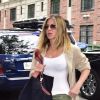 Jennifer Aniston se promène à New York, le 16 juin 2016.