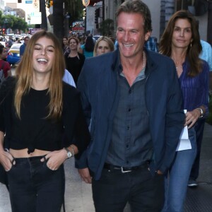 Balade en famille pour Cindy Crawford, son mari Rande Gerber et leur fille Kaia à Los Angeles le 28 juin 2016.