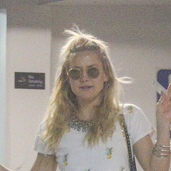 Kate Hudson sort d'une clinique de chirurgie esthétique à Los Angeles, le 20 juin 2016.
