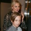 Kate Hudson et son fils Ryder sortent du théâtre Richard Rogers à New York, le 10 juin 2016.