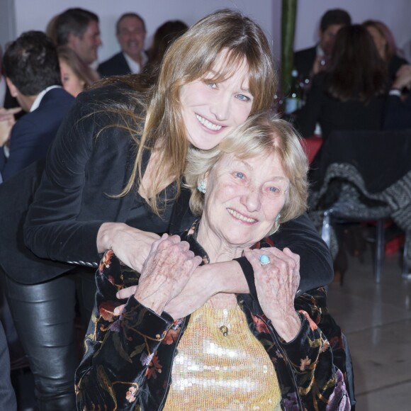 Carla Bruni et sa mère Marisa Borini - Dîner LINK pour les 30 ans de AIDES au Palais d'Iéna à Paris le 8 décembre 2014.