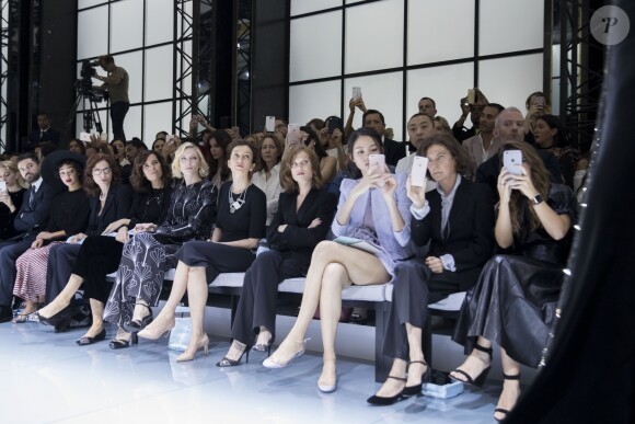 Sabine Getty, Dominic Cooper, sa compagne Ruth Negga, Margaret Mazzantini, Roberta Armani, Cate Blanchett, Audrey Azoulay, ministre de la culture et de la communication, Isabelle Huppert - Défilé Giorgio Armani Privé (collection Haute Couture automne-hiver 2016/17) au Palais de Chaillot à Paris, France, le 5 juillet 2016. © Olivier Borde/ Bestimage