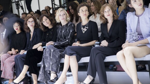 Fashion Week : Isabelle Huppert et Cate Blanchett, studieuses pour Armani