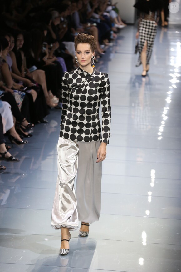 Défilé Giorgio Armani Privé (collection Haute Couture automne-hiver 2016/17) au Palais de Chaillot à Paris, France, le 5 juillet 2016.