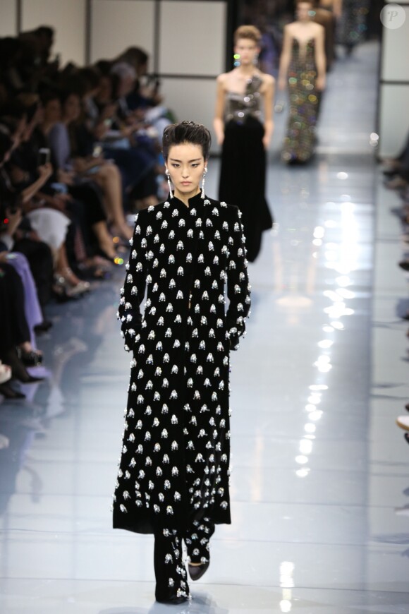 Défilé Giorgio Armani Privé (collection Haute Couture automne-hiver 2016/17) au Palais de Chaillot à Paris, France, le 5 juillet 2016.