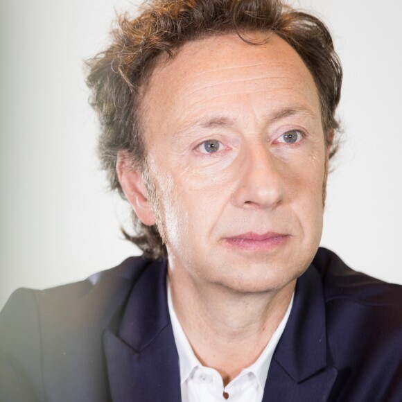 Exclusif - Stéphane Bern donne une interview chez Purepeople dans les locaux du groupe Webedia à Levallois-Perret, le 30 juin 2016.