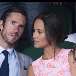 Pippa Middleton et son compagnon James Matthews dans les tribunes du tournoi de Wimbledon le 6 juillet 2016. © Stephen Lock/i-Images via ZUMA Wire / Bestimage