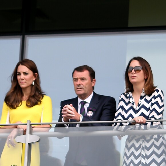 Kate Middleton (Duchesse de Cambridge) au tournoi de Wimbledon avec Philip Brook, Gill Brook, Sophie (La Comtesse de Wessex) et Rebecca Deacon, à Londres le 7 juillet 2016