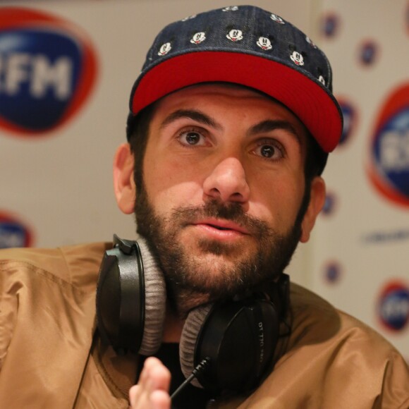 Exclusif - Laurent Ournac co-animateur dans les studios de RFM à Paris le 15 avri 2016. © CVS/Bestimage