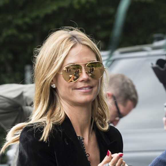 Heidi Klum et son compagnon Vito Schnabel dans les tribunes du tournoi de tennis de Wimbledon le 8 juillet 2016. © Ray Tang/London News Pictures via ZUMA Wire / Bestimage