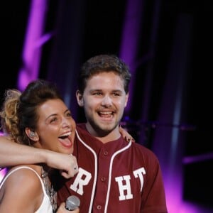 Priscilla Betti, Mathieu Canaby - Concert lors de la journée de l'association "Enfant Star & Match" à la Pinède de Juan Les Pins le 8 juillet 2016.