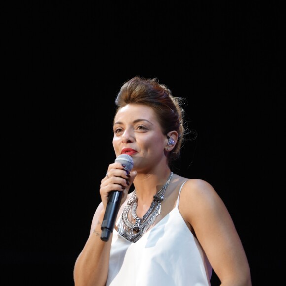 Priscilla Betti - Concert lors de la journée de l'association "Enfant Star & Match" à la Pinède de Juan Les Pins le 8 juillet 2016.