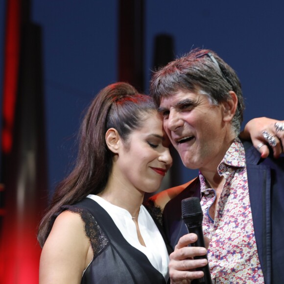 Elisa Tovati et Tex - Concert lors de la journée de l'association "Enfant Star & Match" à la Pinède de Juan Les Pins le 8 juillet 2016.