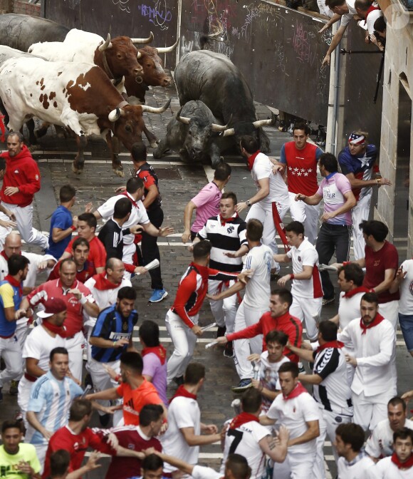 Corrida de rues durant le festival de Sanfermines 2016 à Pampelune le 9 juillet 2016.