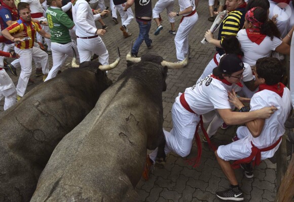 Corrida de rues durant le festival de Sanfermines 2016 à Pampelune le 9 juillet 2016.
