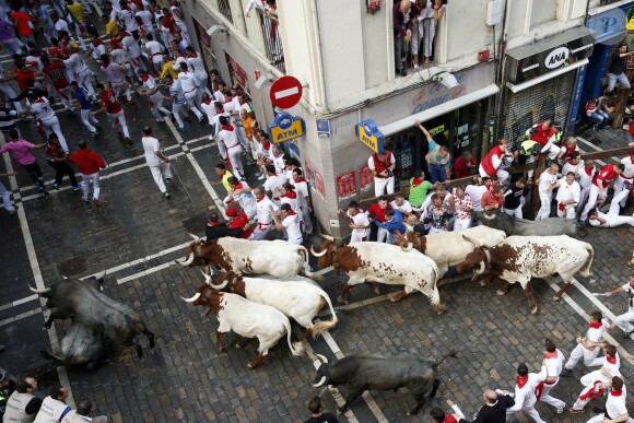 Corrida de rues durant le festival de Sanfermines 2016 à Pampelune le 9 juillet 2016.