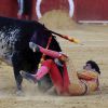 Le torero Victor Barrio, 29 ans, encorné par un taureau à Teruel, Aragon, le 9 juillet 2016. Il est mort très rapidement des suites de sa grave blessure sous l'aisselle.