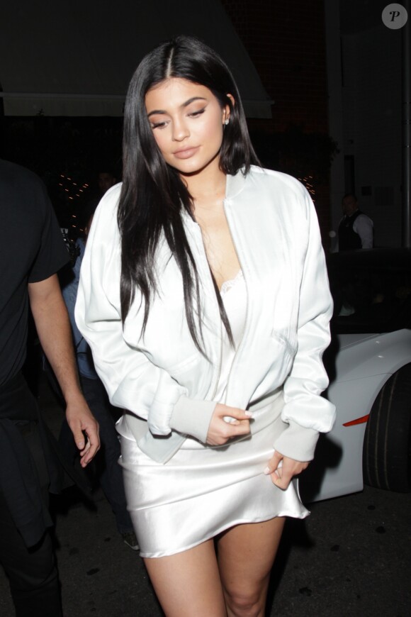 Kylie Jenner arrive au restaurant Mr Chow à Beverly Hills, le 15 juin 2016.