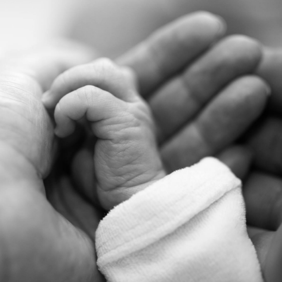 Ingrid Chauvin dévoile de tendres clichés de son fils Tom sur son compte Facebook. Le 4 juillet 2016.