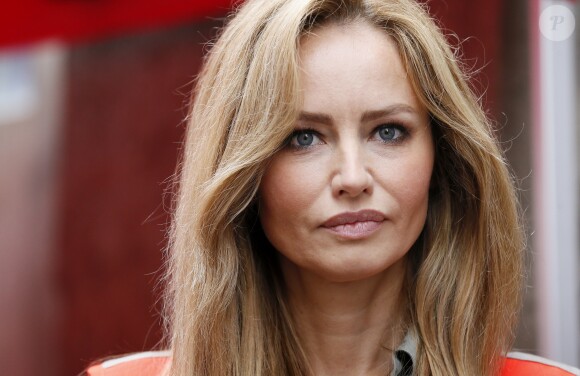Adriana Karembeu lance les Journées Nationales de la Croix-Rouge française à Toulouse, le 28 mai 2016. Après avoir inauguré les nouveaux bureaux de la croix-Rouge, elle a déambulé dans la ville avec les bénévoles afin de récolter des fonds pour finir son action sur la célèbre place du Capitole. © Patrick Bernard/Bestimage