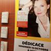 Valérie Trierweiler dédicace son livre "Merci pour ce moment" à la librairie Richer à Angers, sa ville natale, le 10 octobre 2014.