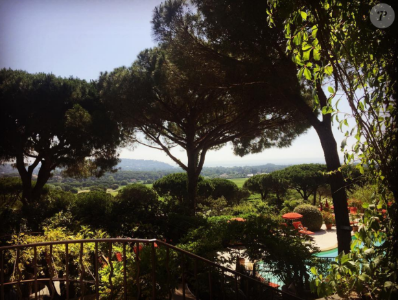 Laura Smet se réveille à Saint-Tropez et poste cette superbe photo sur Instagram, fin juin-début 2016.