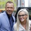 Jenny McCarthy et son mari Donnie Wahlberg quittent la radio SiriusXM à New York le 4 mai 2016.