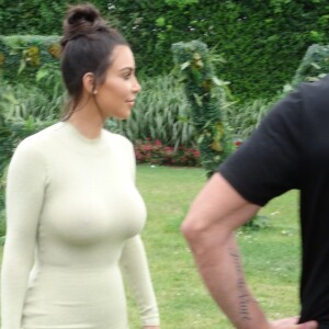 Kim Kardashian assiste à la "Revolve Summer Splash Party à Southampton, le 16 juillet 2016. © CPA/Bestimage