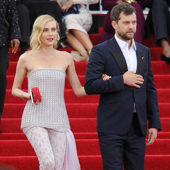 Diane Kruger et son compagnon Joshua Jackson - Soirée Costume Institute Gala 2015 (Met Ball) au Metropolitan Museum célébrant l'ouverture de Chine: à travers le miroir à New York, le 4 mai 2015.