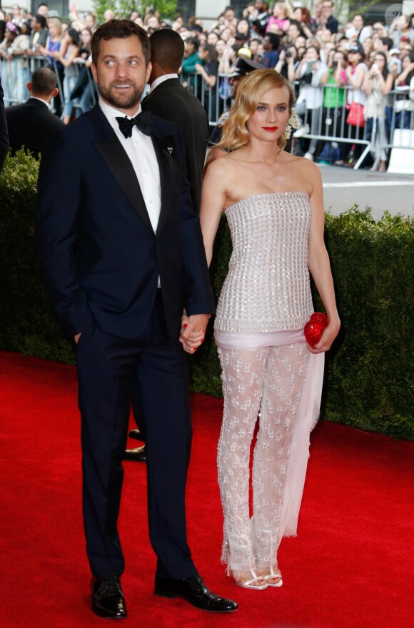 Joshua Jackson et sa compagne Diane Kruger - Soirée Costume Institute Gala 2015 (Met Ball) au Metropolitan Museum, célébrant l'ouverture de Chine: à travers le miroir à New York. Le 4 mai 2015.