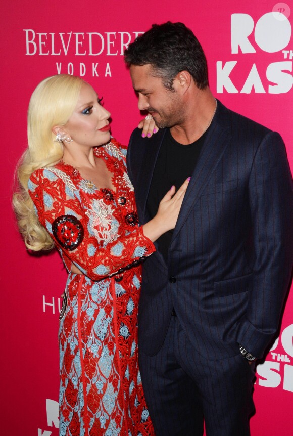 La chanteuse Lady Gaga et son fiancé Taylor Kinney - Première de "Rock The Kasbah" à New York, le 19 octobre 2015.