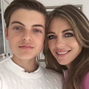 Elizabeth Hurley et son fils Damian, 14 ans. (Juin 2016).