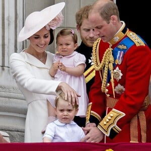 Le prince George de Cambridge avec la famille royale lors de la parade Trooping the Colour à Londres le 11 juin 2016.