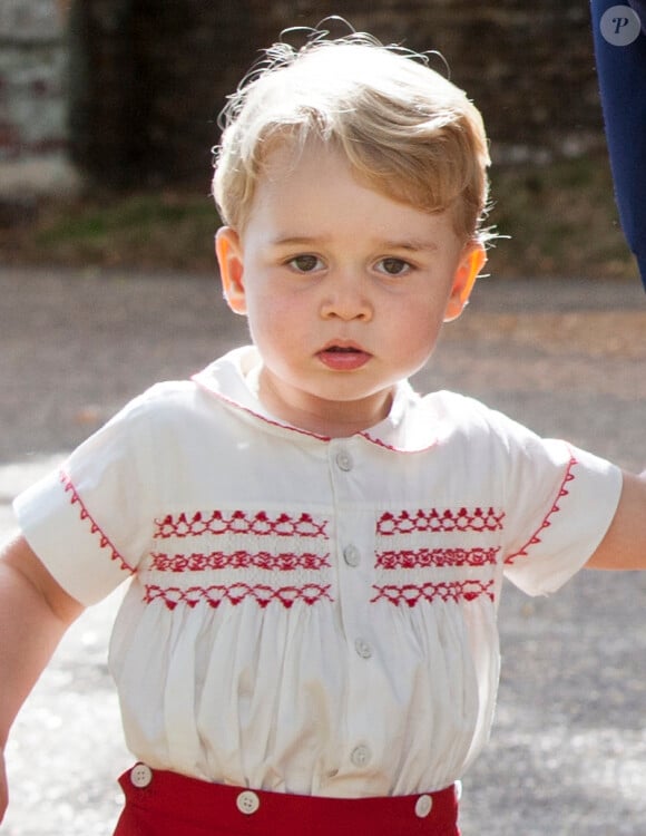 Le prince George de Cambridge lors du baptême de sa soeur la princesse Charlotte de Cambridge à l'église St. Mary Magdalene à Sandringham, le 5 juillet 2015.