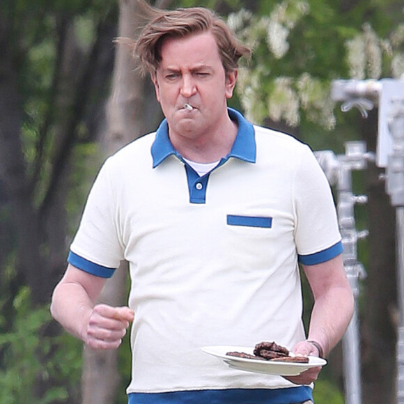 Matthew Perry interprète le rôle de Ted Kennedy sur le tournage de la série télévisée "The Kennedys: After Camelot" à Toronto, le 13 juin 2016.
