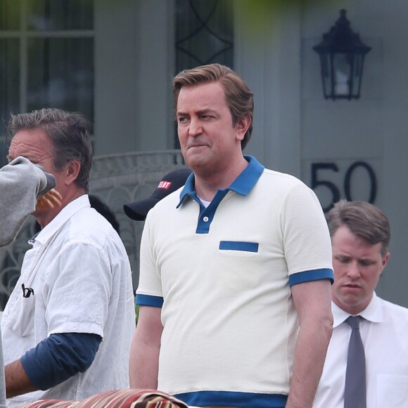 Matthew Perry interprète le rôle de Ted Kennedy sur le tournage de la série télévisée "The Kennedys: After Camelot" à Toronto, le 13 juin 2016.