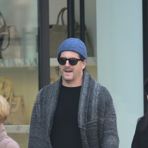 Shannen Doherty et son mari Kurt Iswarienko se promènent dans les rues de Paris le 18 mars 2016