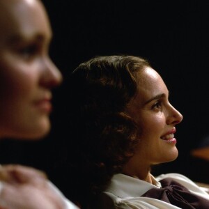 Natalie Portman et Lily-Rose Depp dans Planetarium. Le film a été sélectionné au TIFF 2016.
