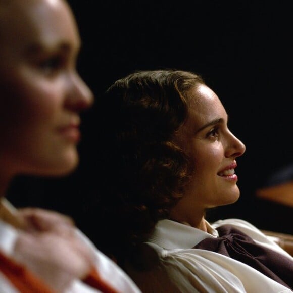 Natalie Portman et Lily-Rose Depp dans Planetarium. Le film a été sélectionné au TIFF 2016.