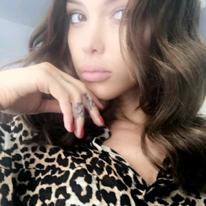 Nabilla Benattia pose sur Snapchat, mercredi 27 juillet 2016