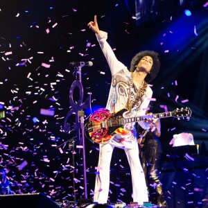 Le chanteur Prince en concert à Manchester. Le 16 mai 2014