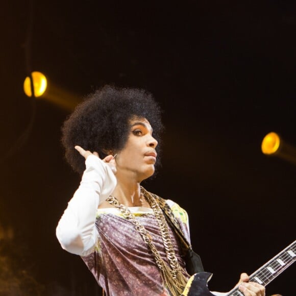 Le chanteur Prince en concert à Manchester. Le 16 mai 2014