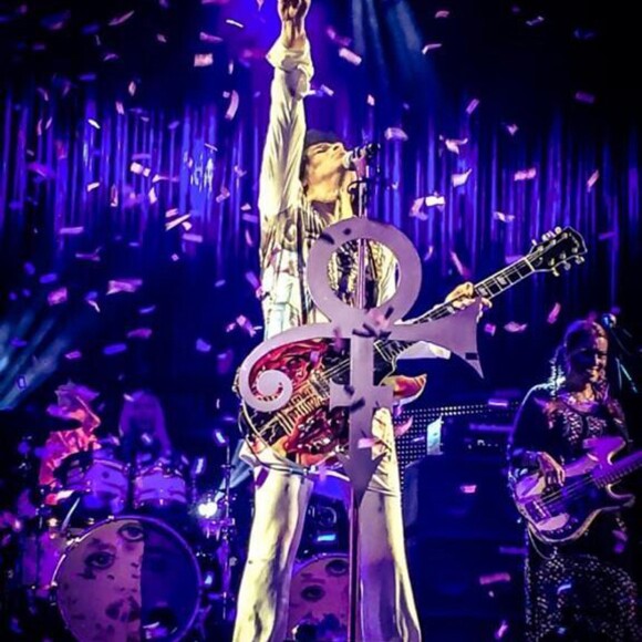 Le chanteur Prince en concert à Manchester. Le 16 mai 2014