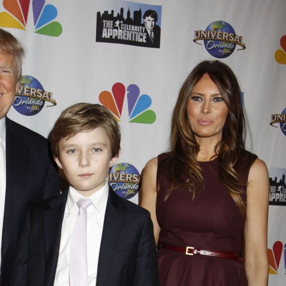 Donald Trump avec sa femme Melania Trump et leur fils Barron Trump lors de la soirée de la série "The Celebrity Apprentice" à New York le 18 février 2015